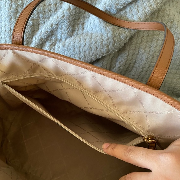 MK TOTE WHITE WITH WALLET - Picture 3 of 8